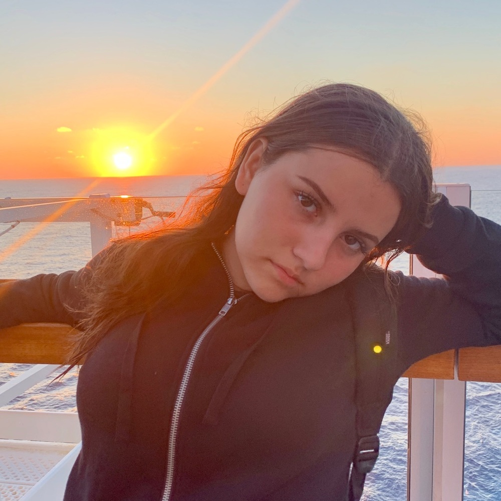 Meet your Posher, Estefania